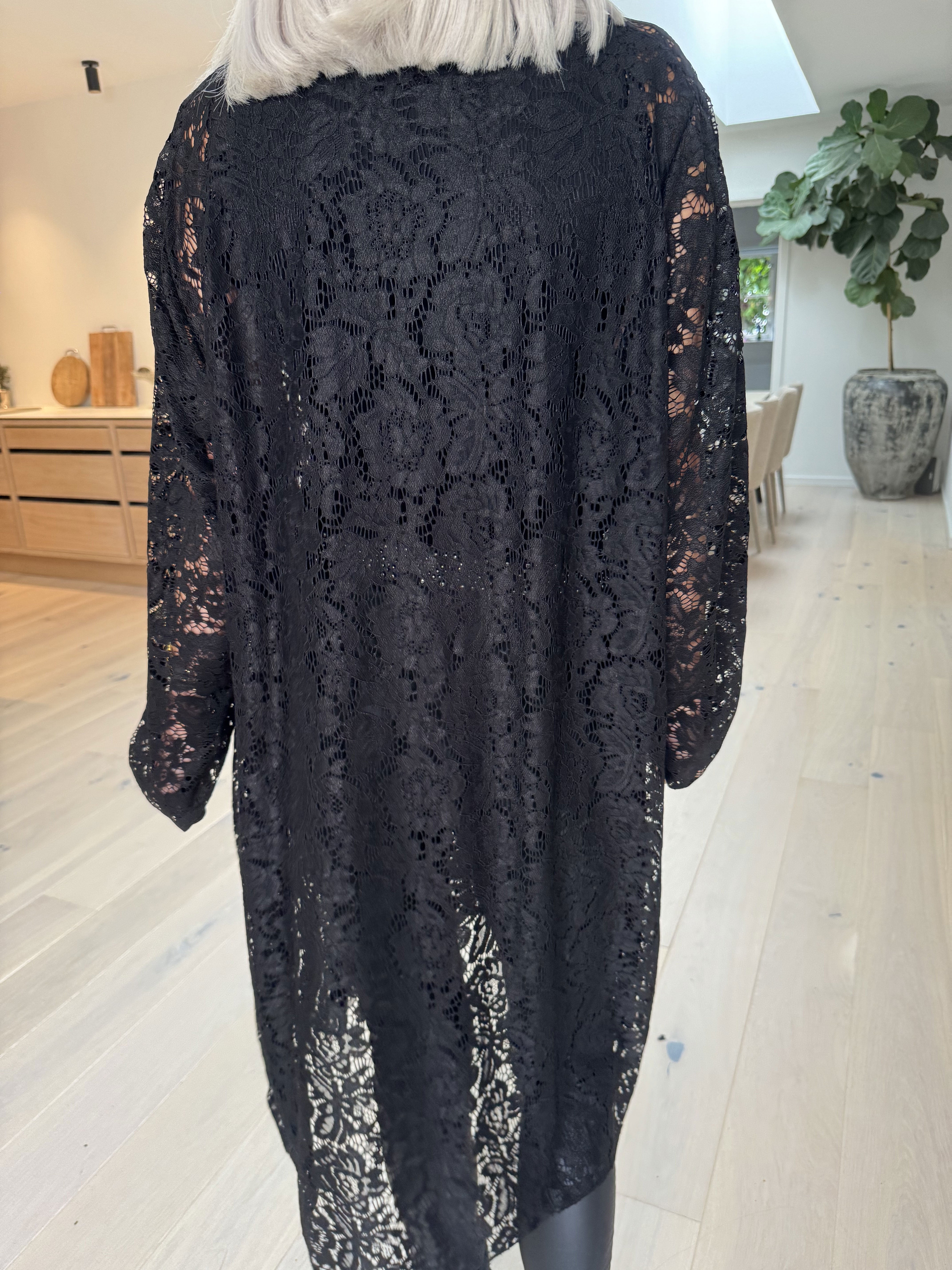 Cece - Cardigan i mjuk spets med stretch